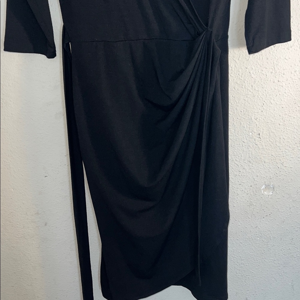 Elegant Black Long Sleeve Wrap Dress - Picture 4 of 6